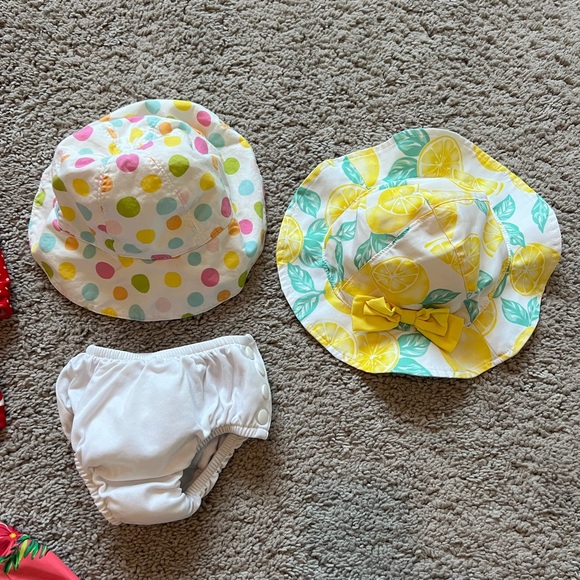 Girl 12 Months Swimsuit Summer Bundle - 8 pieces - Picture 5 of 5